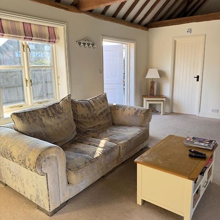 Waters Edge Apartment Rolvenden Bagian luar foto